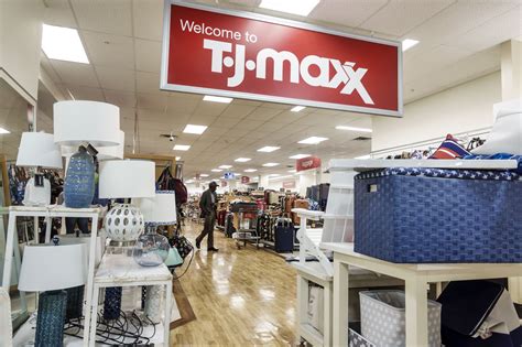 TJ Maxx – where you can afford to be you to the maxx. TJ Maxx was founded in 1976, and together with Marshalls in the U.S., forms Marmaxx, the largest off-price retailer of apparel and home fashions in the U.S. With stores across the country, including Puerto Rico, TJ Maxx also operates an e-commerce site, tjmaxx.com, which launched in 2013.